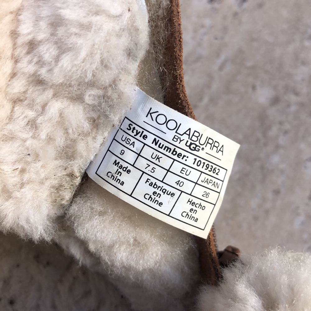 UGG KOOLABURRA Chestnut Short Mocasin Zip Boot 9 EUC - Picture 11 of 16